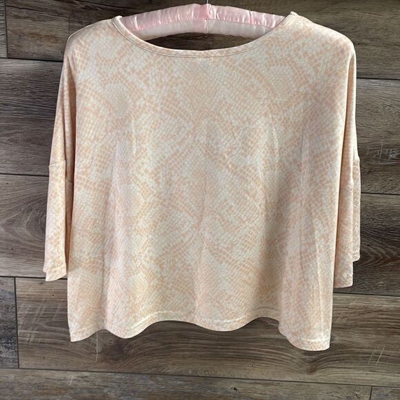 French Affair Top, Long Sleeve Crop Style, Size 1X, Peachy Pink and Cream - Picture 5 of 5